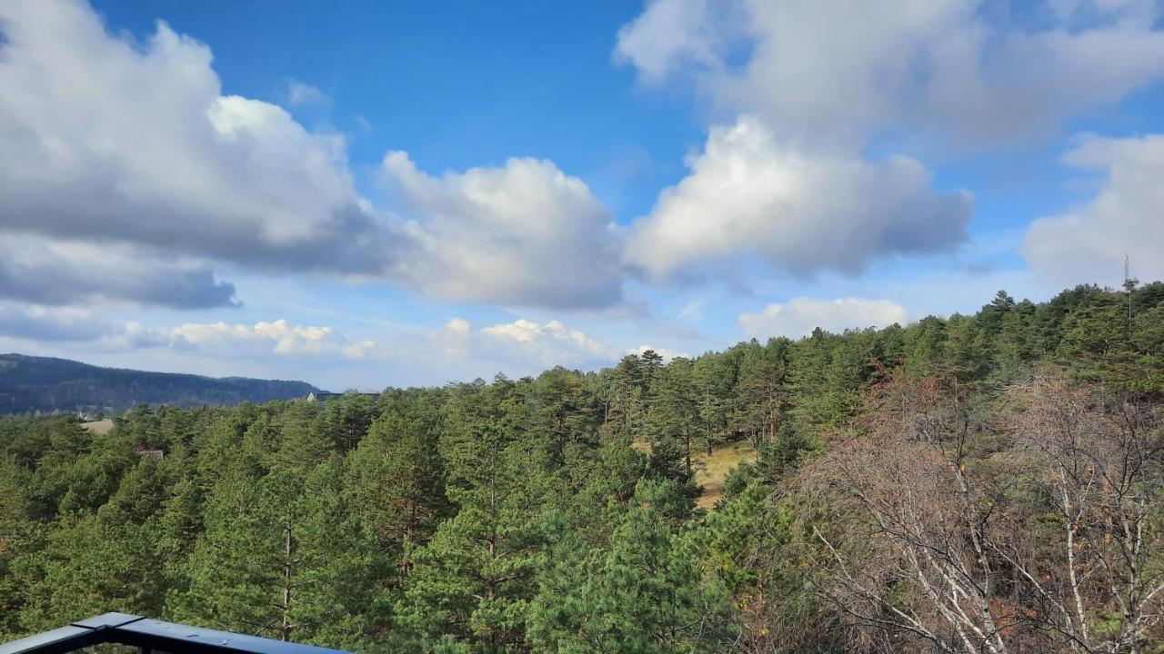 Sunny Woods Апартаменты